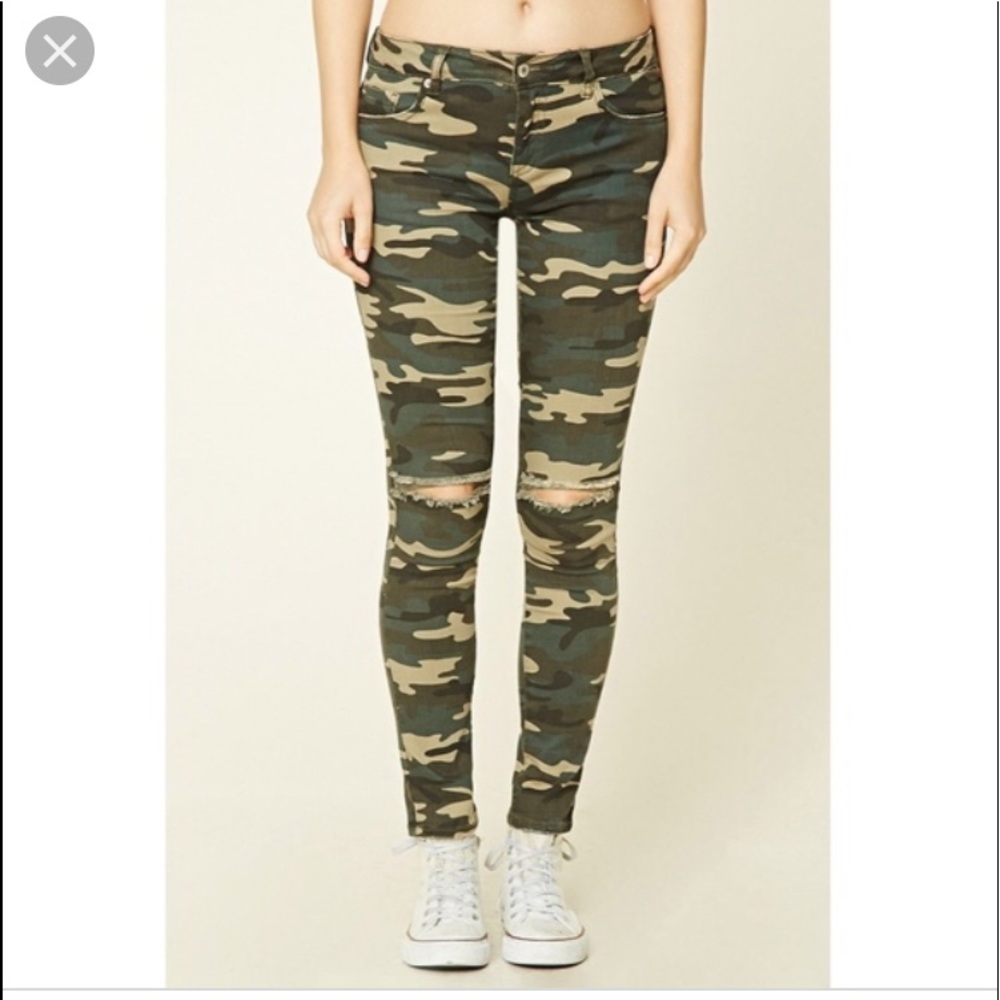 Camo ripped jeans